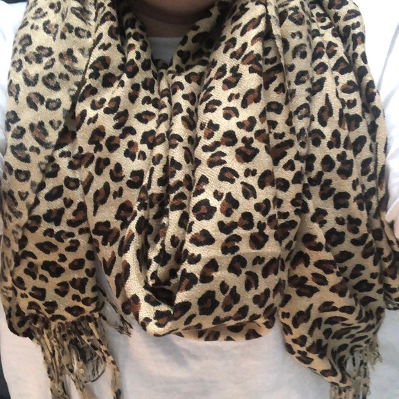 Leopard Print Scarf - Picture 3 of 3